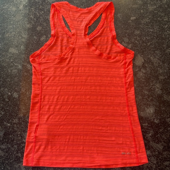 Nike - DriFit Bright Pink workout tank - Picture 2 of 4